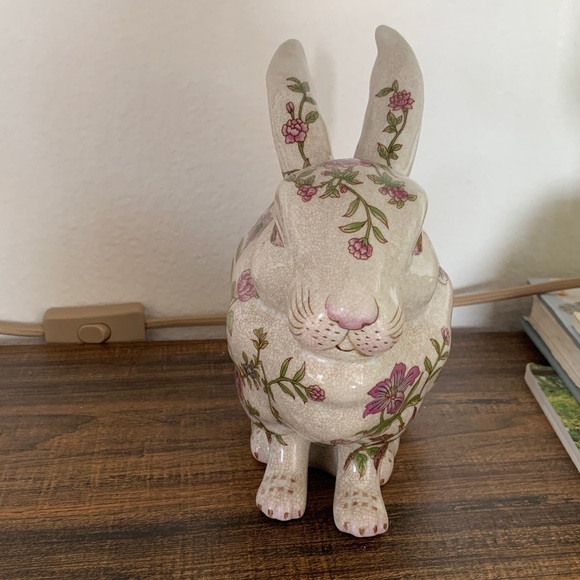 White Porcelain Rabbit with Pink Flowers - Picture 5 of 5